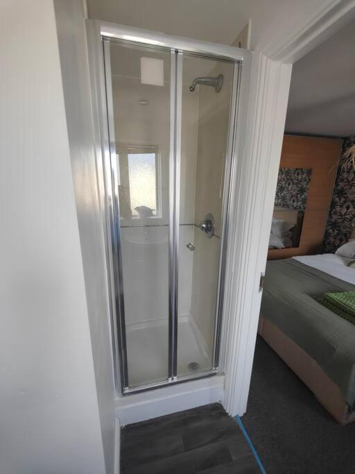 Shoreline Seaside Holiday Home Aberavon Beach Порт-Толбот Экстерьер фото