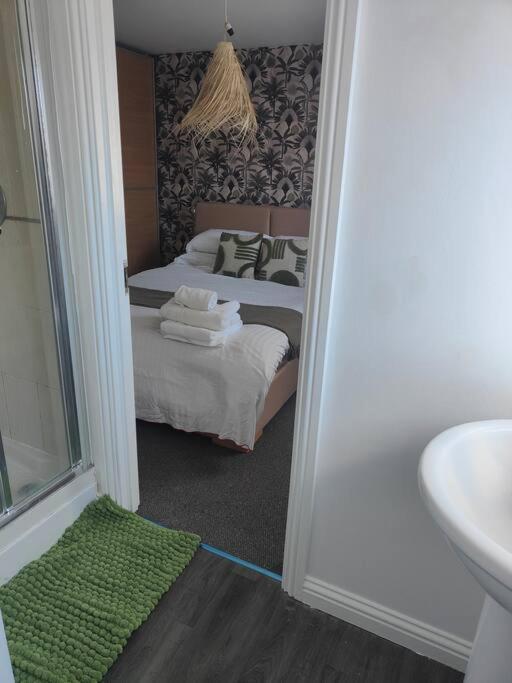 Shoreline Seaside Holiday Home Aberavon Beach Порт-Толбот Экстерьер фото